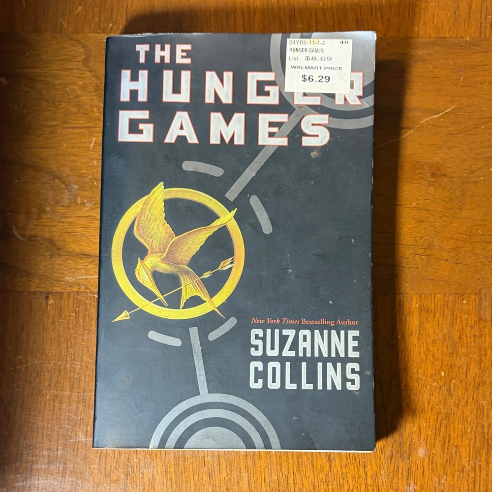 📚$2 Add On - The Hunger Games by Suzanne Collin’s Paperback Book